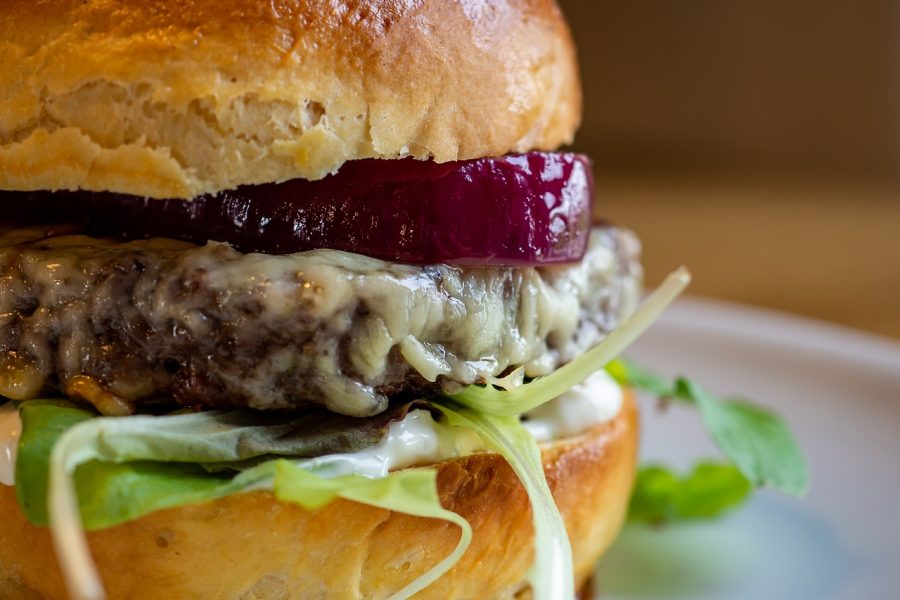 Hamburger s kozím syrom &#8211; kombinácia chutí